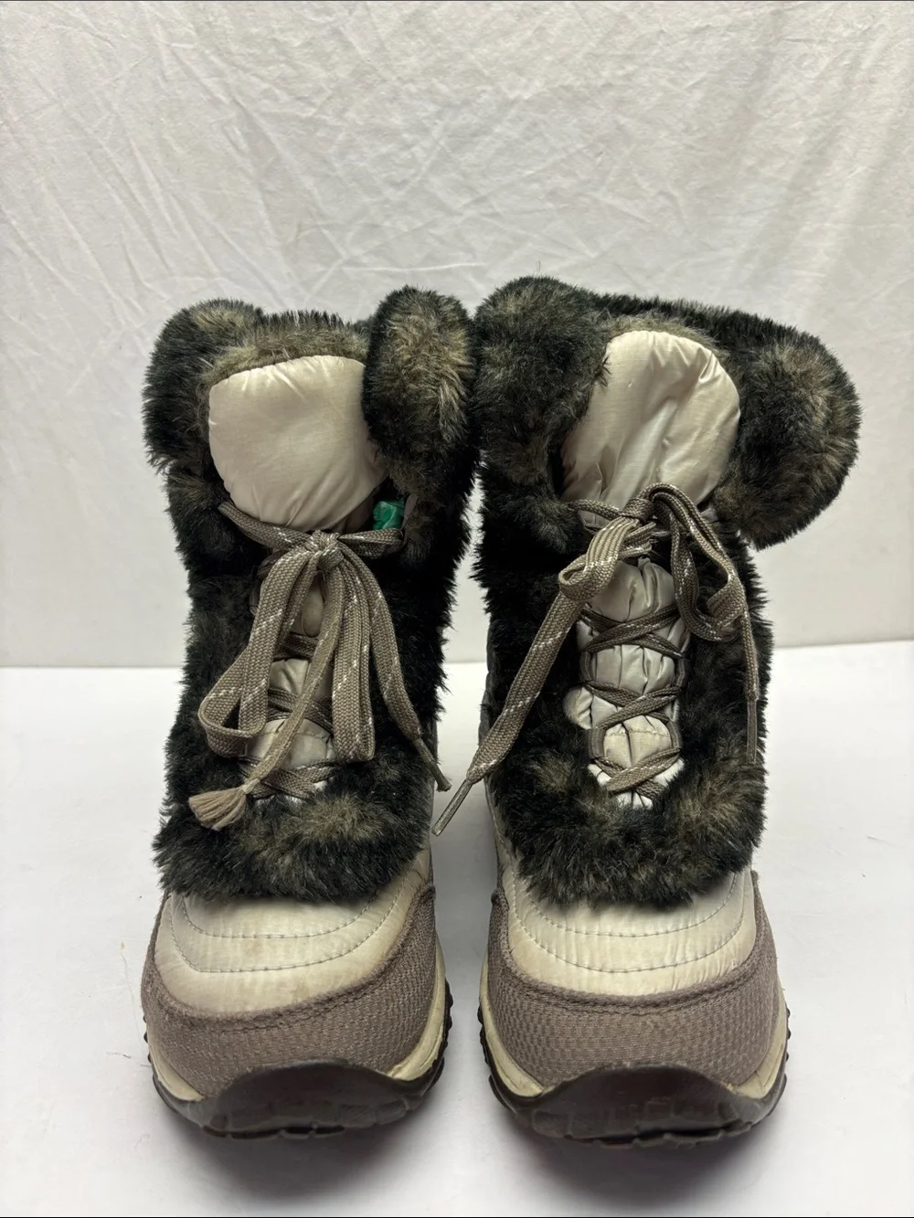The North Face boots for big girls SZ 4, box 59